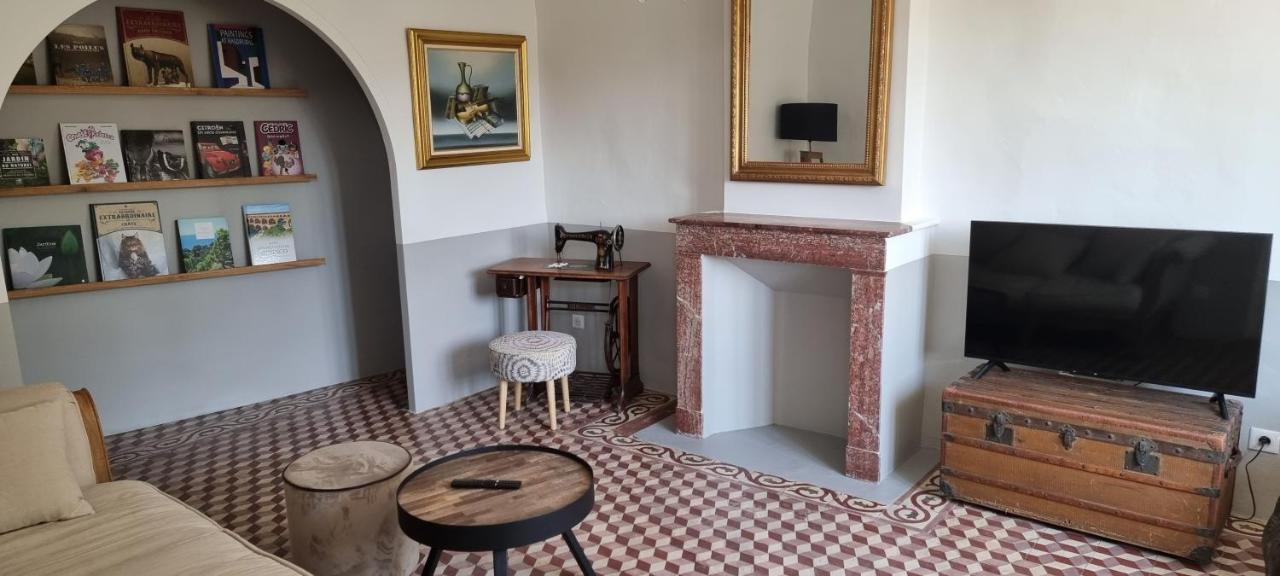 Le Petit Eden Bed & Breakfast Saint-Quentin-la-Poterie Exterior photo
