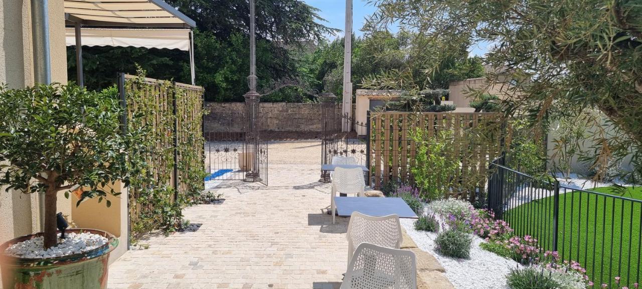 Le Petit Eden Bed & Breakfast Saint-Quentin-la-Poterie Exterior photo